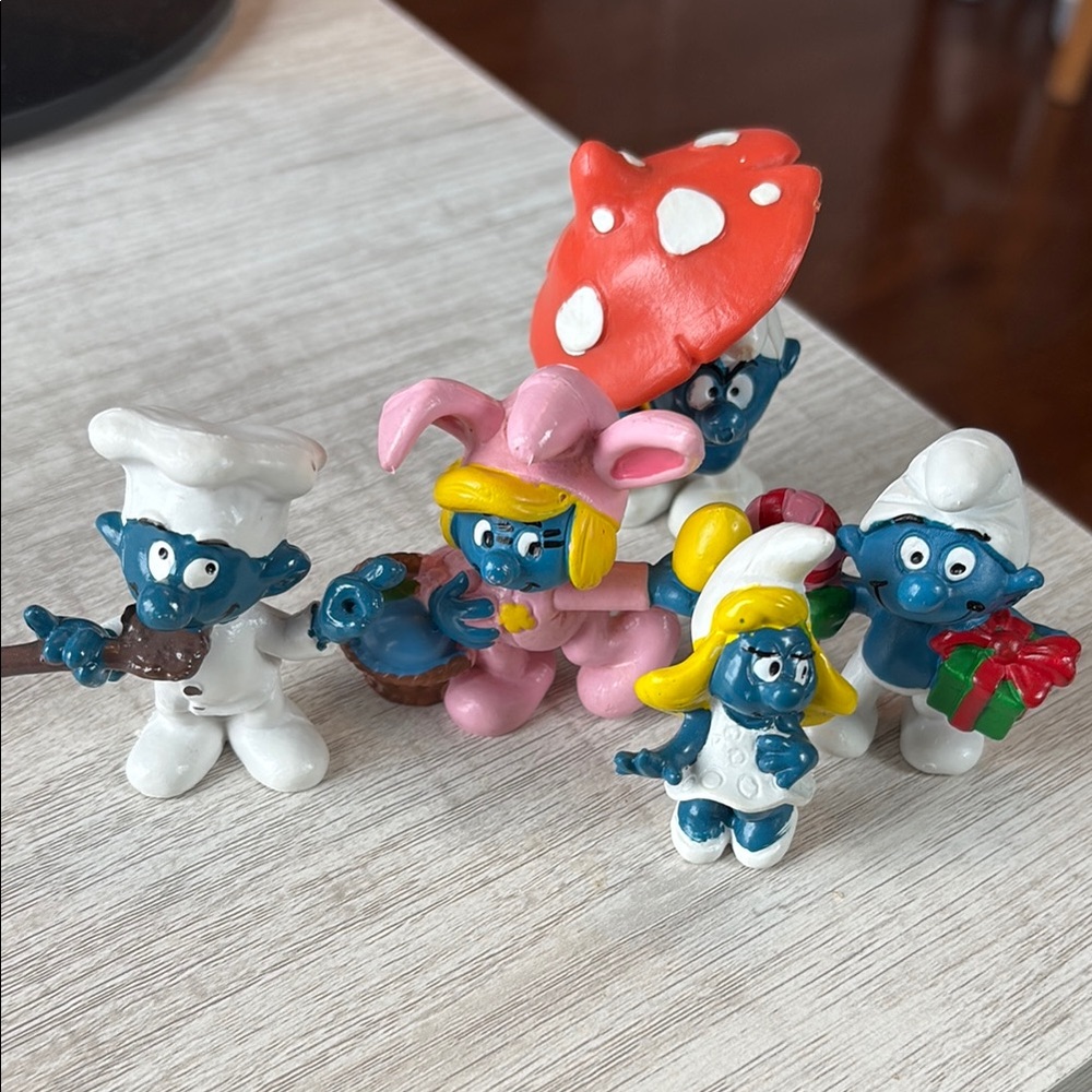Smurfs Playset - Blue, White, Pink, Red